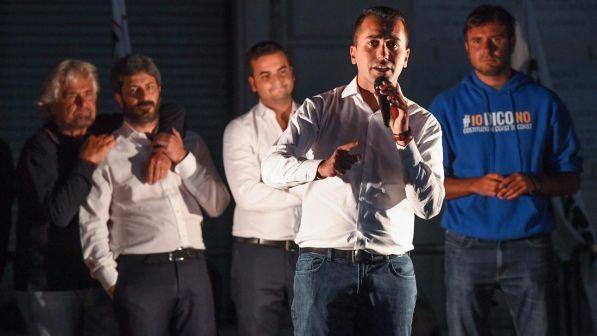 Comunali, M5s: "Per il Pd i ballottaggi una Caporetto, Renzi fa finta di niente"