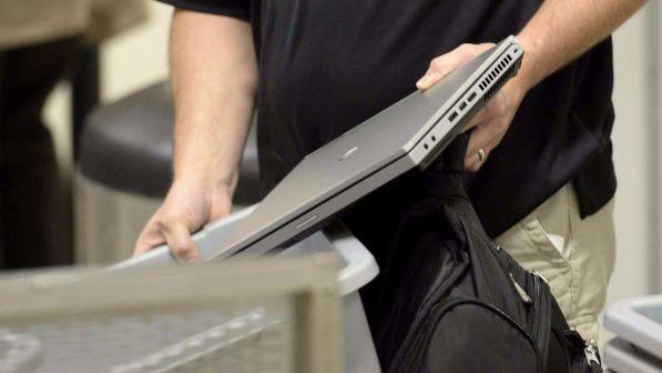 Usa, stop a bando laptop in cabina su voli da Medio Oriente