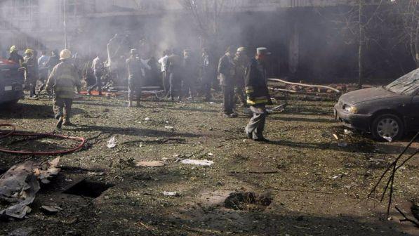 Afghanistan, attacco a convoglio Nato a Kabul: ucciso un soldato