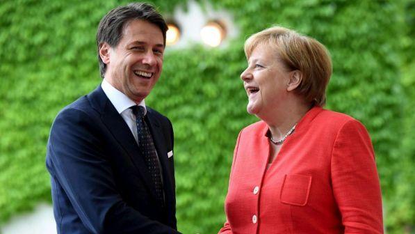 Migranti, Merkel: migranti dall'Italia solo con intesa sui secondari
