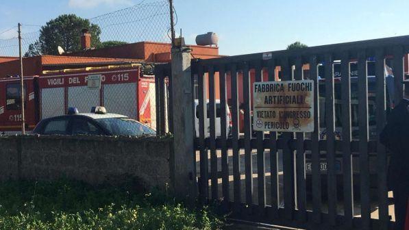 Lecce, esplosione in una fabbrica di fuochi d'artificio: morto 19enne