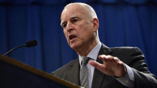 Clima, California sfida Donald Trump e adotta legge energia pulita