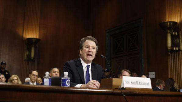 Usa, Kavanaugh incassa primo via libera | Trump ordina all'Fbi di indagare sul giudice