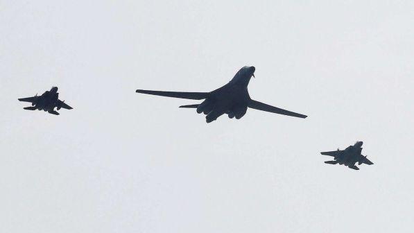 Iraq, gli Usa lanciano 40 tonnellate di bombe su isola dell'Isis