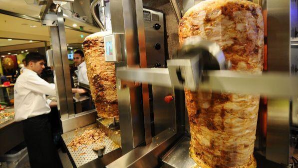 Genova, vietati kebab e call center nel centro storico
