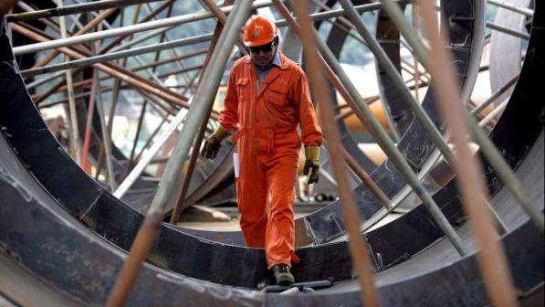 Ue, crolla produzione industriale a novembre: -1,7%