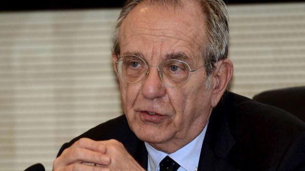 Padoan: "Preoccupato da proposte M5s, economicamente pericolose"