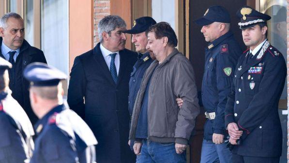 Cesare Battisti, avvocati presentano istanza contro l'ergastolo