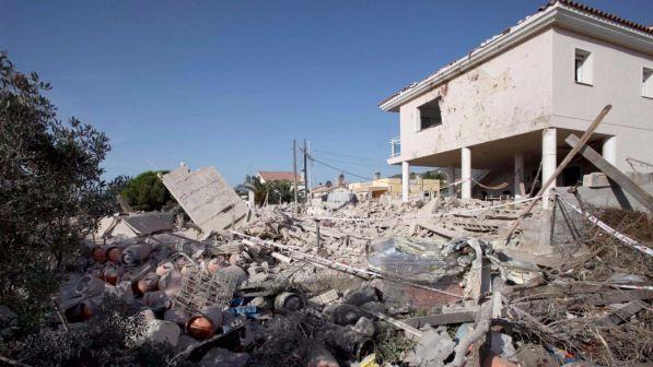 Barcellona: tre cadaveri nel covo di Alcanar, 120 bombole per gli attacchi