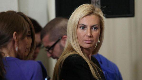 Roma, aggredita in centro la deputata di Forza Italia Michaela Biancofiore: "Ho inseguito il rapinatore"