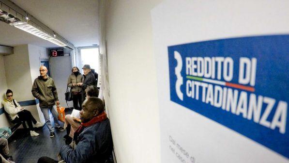 Palermo, percepiva reddito cittadinanza e lavorava in nero: denunciato