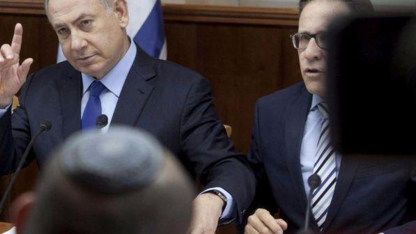 Sospettato di aver ricevuto doni, Netanyahu interrogato per 5 ore