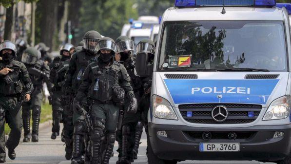 G20,polizia:196 agenti feriti e 70 manifestanti fermati in scontri