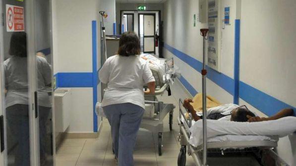 Catania, medico aggredito in ospedale con forbiciate alla testa