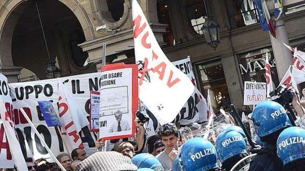 Scontri Val di Susa, "atto arbitrario forze ordine": No Tav assolti
