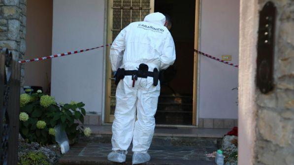 Brescia, tenta di uccidere a martellate la moglie e la figlia: 59enne arrestato
