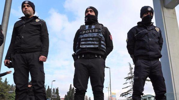 Attentato al night club a Istanbul, fermate otto persone