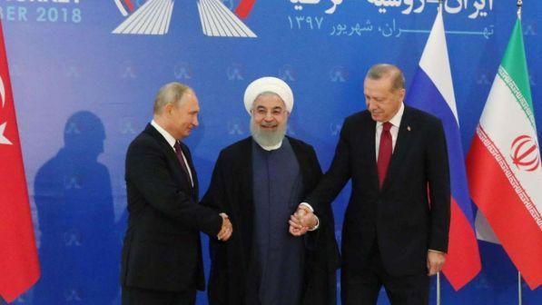 Russia e Turchia a Teheran per il destino della Siria | Putin minaccia: "A Idlib si arrendano o sarà un massacro"