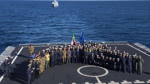 Migranti, la Germania interrompe la partecipazione alla missione Sophia per la "linea dura dell'Italia"