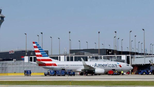 Usa, forte turbolenza in volo: 10 feriti su aereo American Airlines