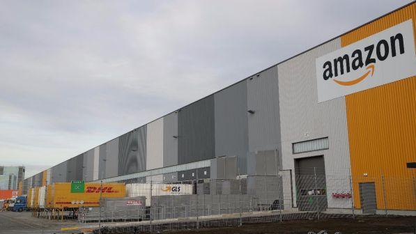 A rischio il "black friday" italiano di Amazon: sciopero nel centro di Piacenza