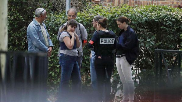 Francia, accoltella passanti in strada: un morto e 2 feriti