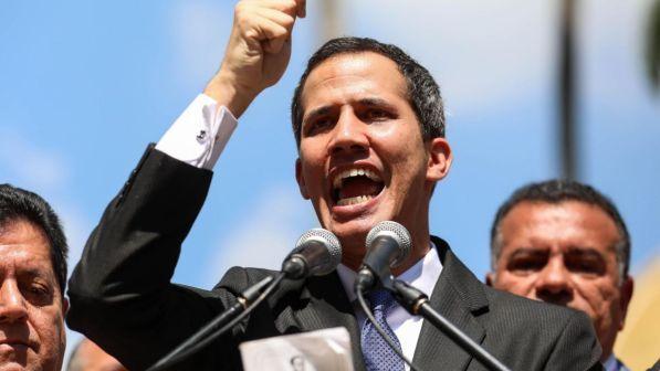 Venezuela, Guaidò: "Avanti con la protesta fino a nuove elezioni"