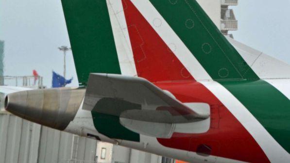 Alitalia, lunedì è la scadenza per la chiusura del consorzio