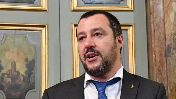 Salvini: "Senza governo centrodestra-M5s votare entro l'estate"