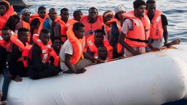 Migranti, la Spagna soccorre 569 persone su 21 imbarcazioni