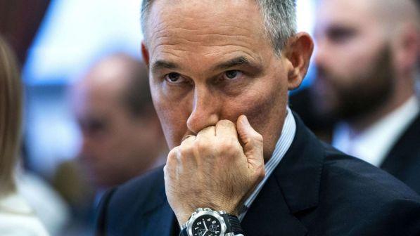 Usa, Scott Pruitt cede al peso degli scandali e si dimette dall'Epa