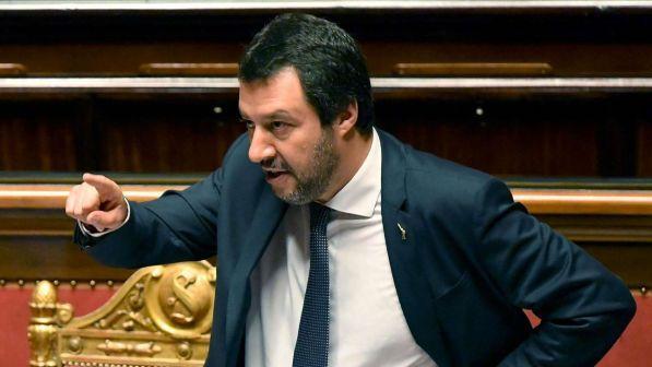 Migranti, la Spagna: la politica di Salvini danneggia tutta l'Europa
