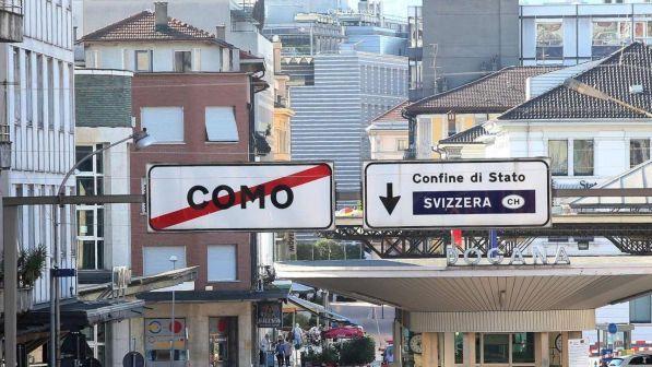 Insulta la polizia svizzera su Facebook, frontaliere italiano licenziato