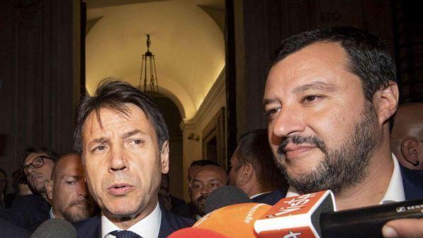 Conte: non sarà facile fermare l'Iva | Salvini: non salirà di un centesimo