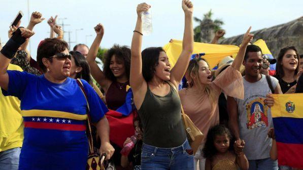 Venezuela, società gestione voto: il governo ha alterato i dati di affluenza