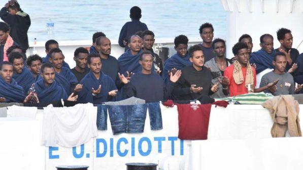 Diciotti, garante detenuti: "Migranti privati della libertà"