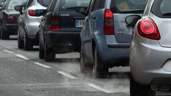 Clima, Ue: ok al taglio del 37,5% di anidride carbonica delle auto al 2030