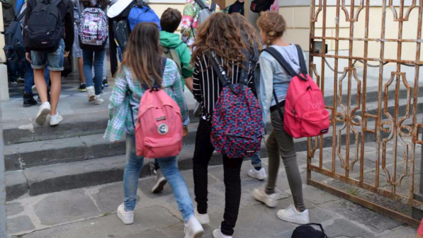 Allarme povertà educativa in Italia: il 48% dei minori non legge, maglia nera a Sicilia e Campania