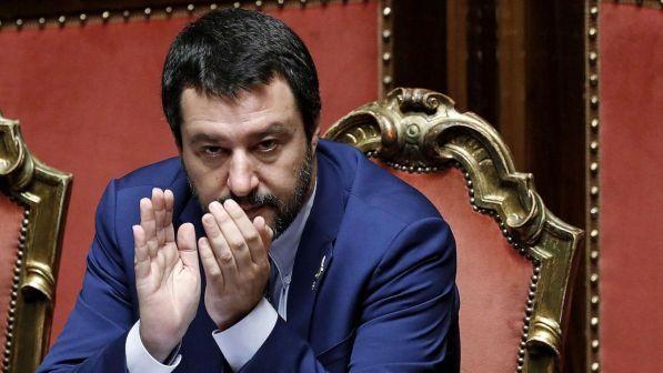 Sicurezza, Salvini annuncia stretta sulle scorte: "Evitare gli abusi"