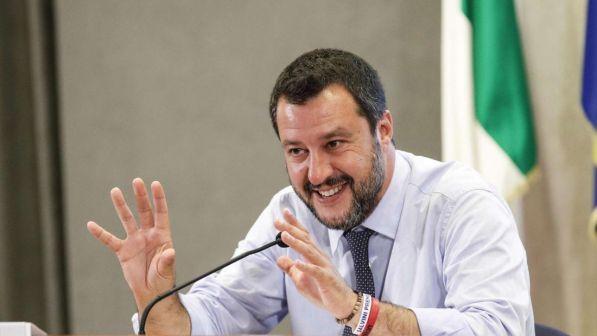 Salvini: "Taglio megastipendi e produzioni esterne in Rai"