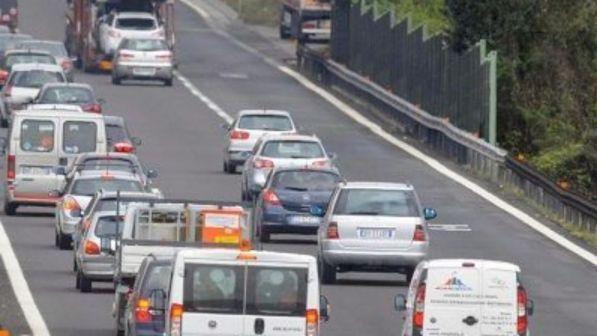 Agrigento, movimento giunto su un viadotto: danni alle auto