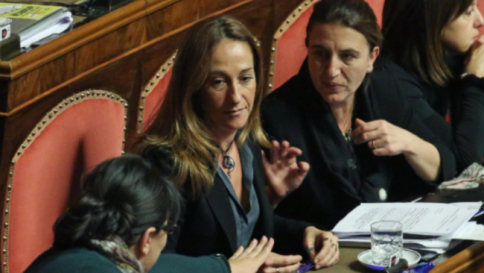Sindaco Roma, Paola Taverna (M5s): "Complotto per farci vincere"