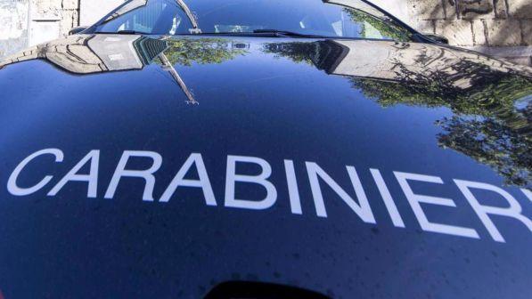 Catanzaro, crivella l'auto dello zio dopo una lite: arrestato 23enne