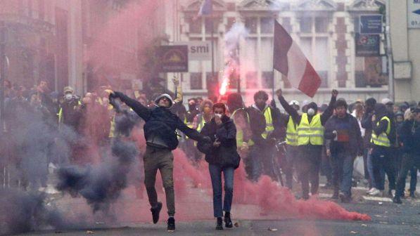 Gilet gialli, perdite per circa 10 miliardi di euro