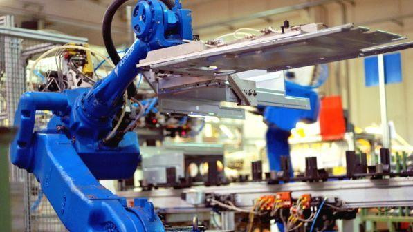 Pil, l'Istat rivede la stima al ribasso: nel 2018 +0,9% | Frenano consumi ed export, rallentano investimenti