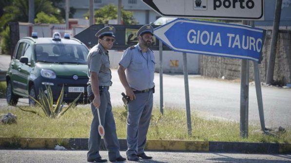 Gioia Tauro, sequestrati 309kg di cocaina: avrebbero fruttato 62 mln