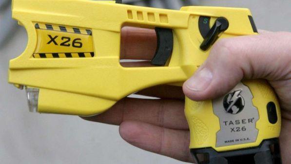 Taser per le forze dell'ordine, parte sperimentazione in 11 città