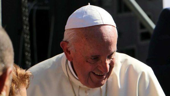 Scandalo pedofilia, Papa Francesco rimuove altri due vescovi cileni