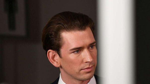 Scandalo video Austria, cancelliere Kurz: "Tornare al voto"