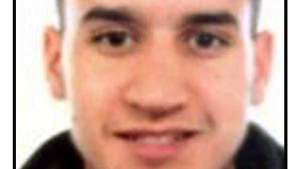 Barcellona, anche la Francia sulle tracce del terrorista in fuga